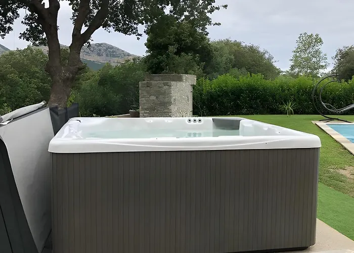 Charming Villa, Private Pool Semesterbostad