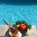Charming Villa, Private Pool בית נופש *