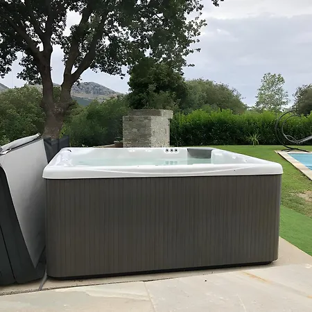 Charming Villa, Private Pool Ferienhaus