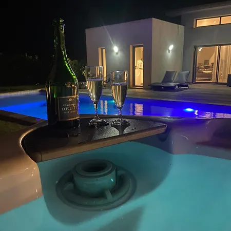 Charming Villa, Private Pool *