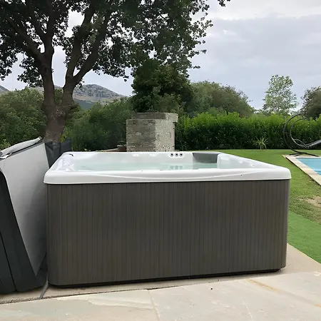 Villa , Piscine Privee, Jacuzzi *